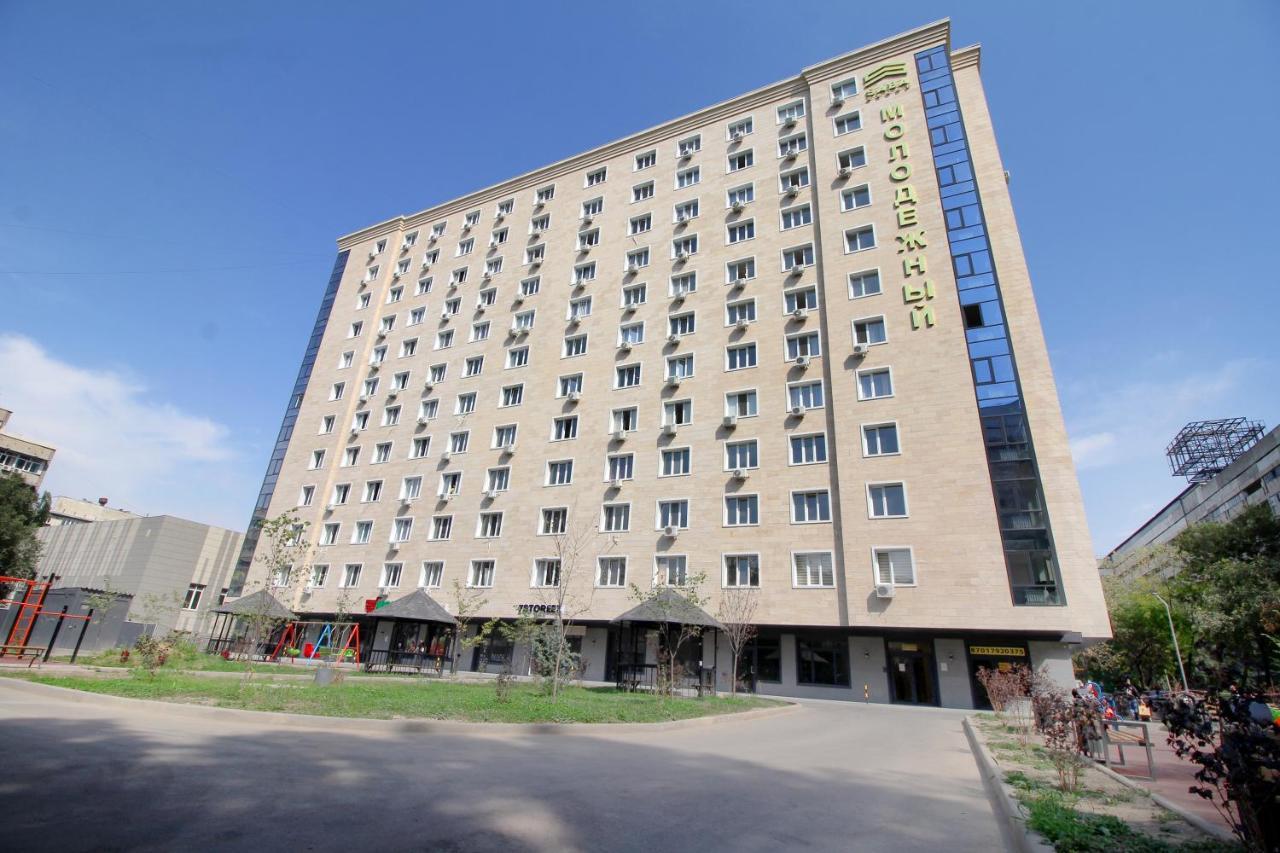 Апартаменты С Двумя Спальнями На Арбате! Almaty Esterno foto